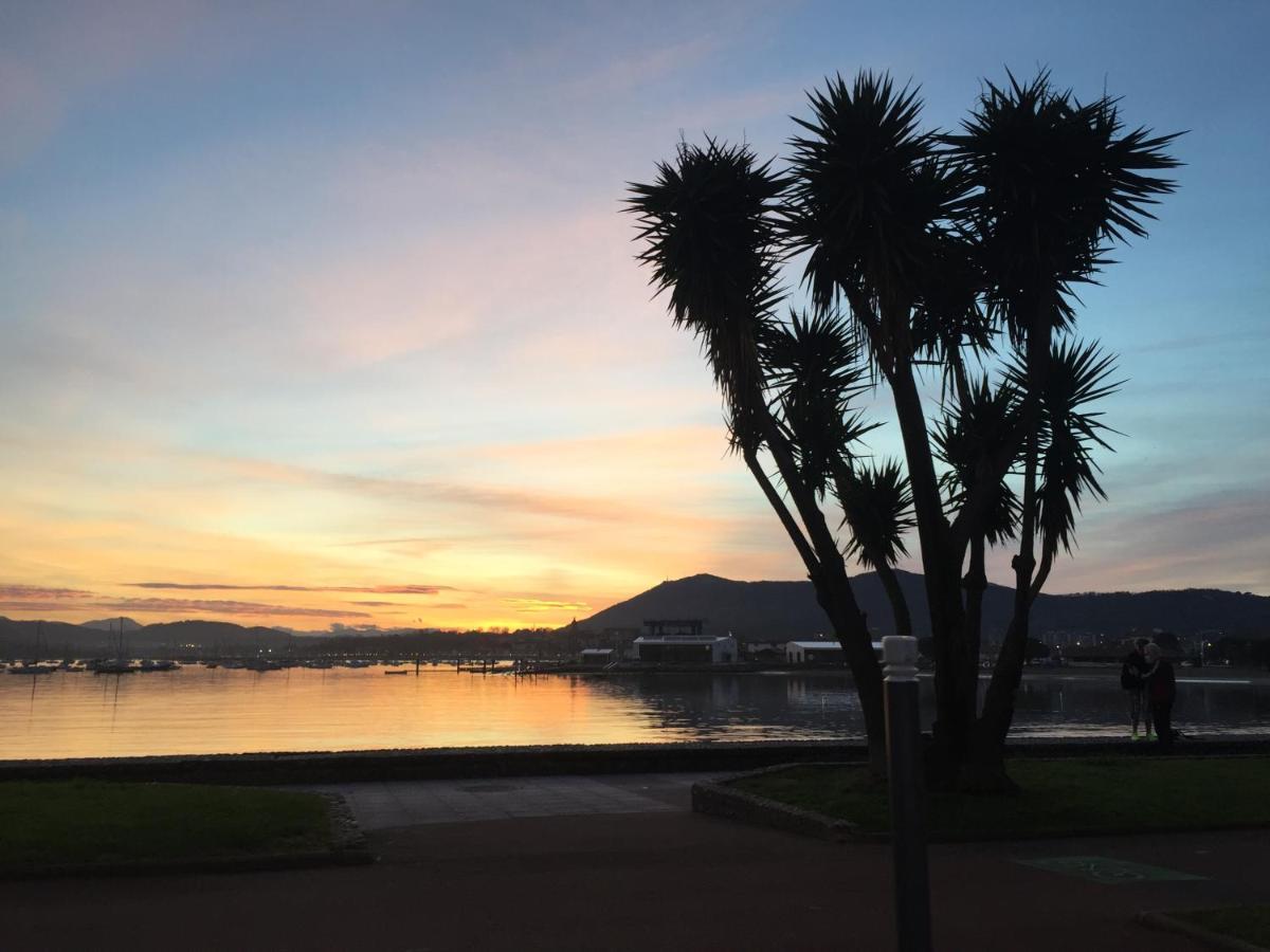 BEL APPARTEMENT BAIE PLAGE - WiFi - PARKING - DRAPS ET SERVIETTES Hendaye Exterior foto