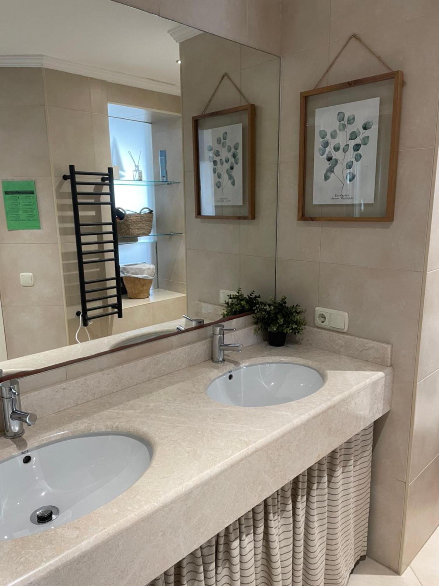 BEL APPARTEMENT BAIE PLAGE - WiFi - PARKING - DRAPS ET SERVIETTES Hendaye Exterior foto